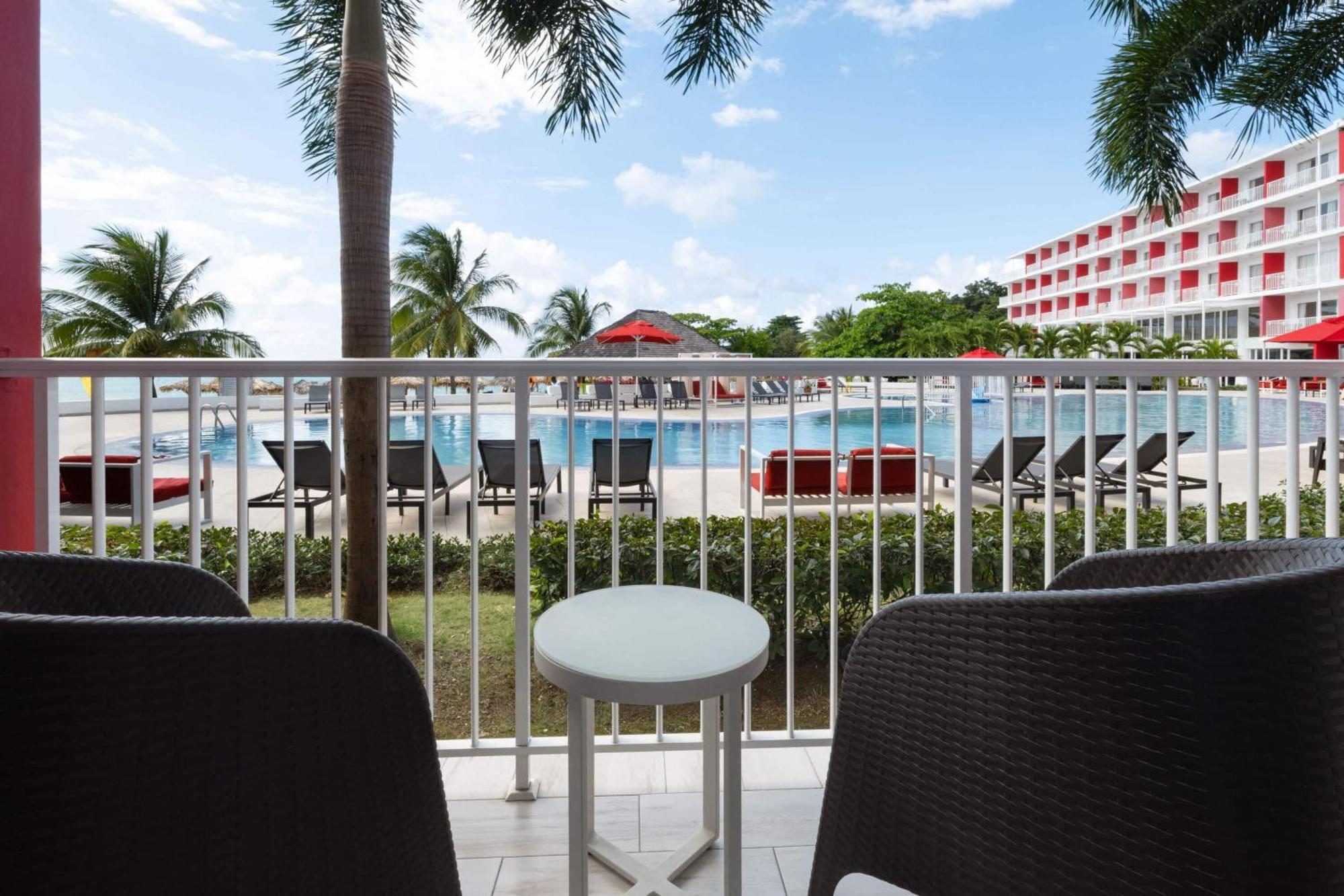 Grand Decameron Cornwall Beach, A Trademark All-Inclusive Resort Montego Bay Exterior foto