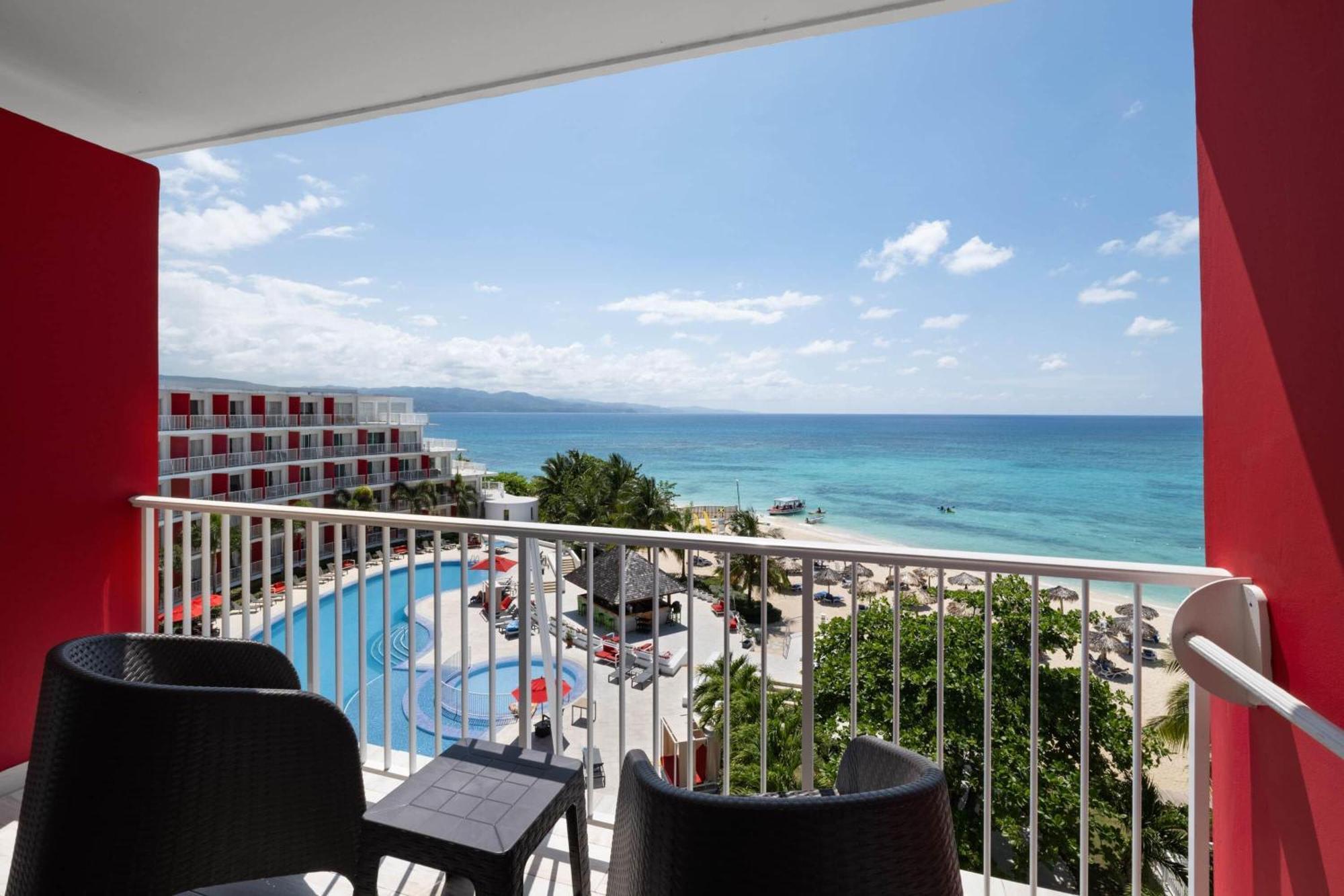 Grand Decameron Cornwall Beach, A Trademark All-Inclusive Resort Montego Bay Exterior foto
