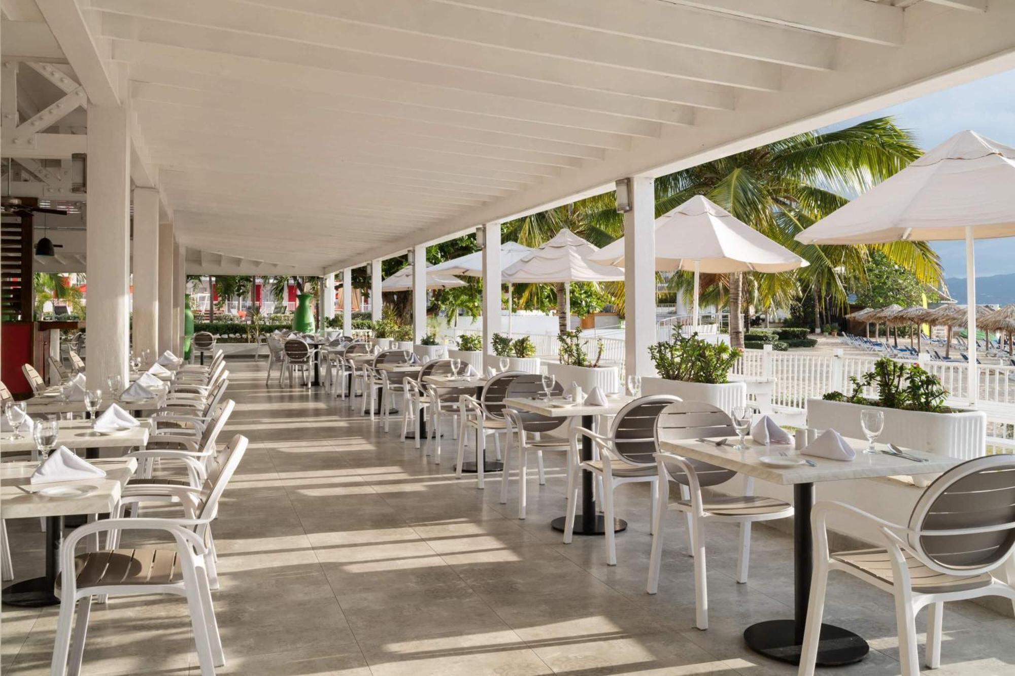 Grand Decameron Cornwall Beach, A Trademark All-Inclusive Resort Montego Bay Exterior foto