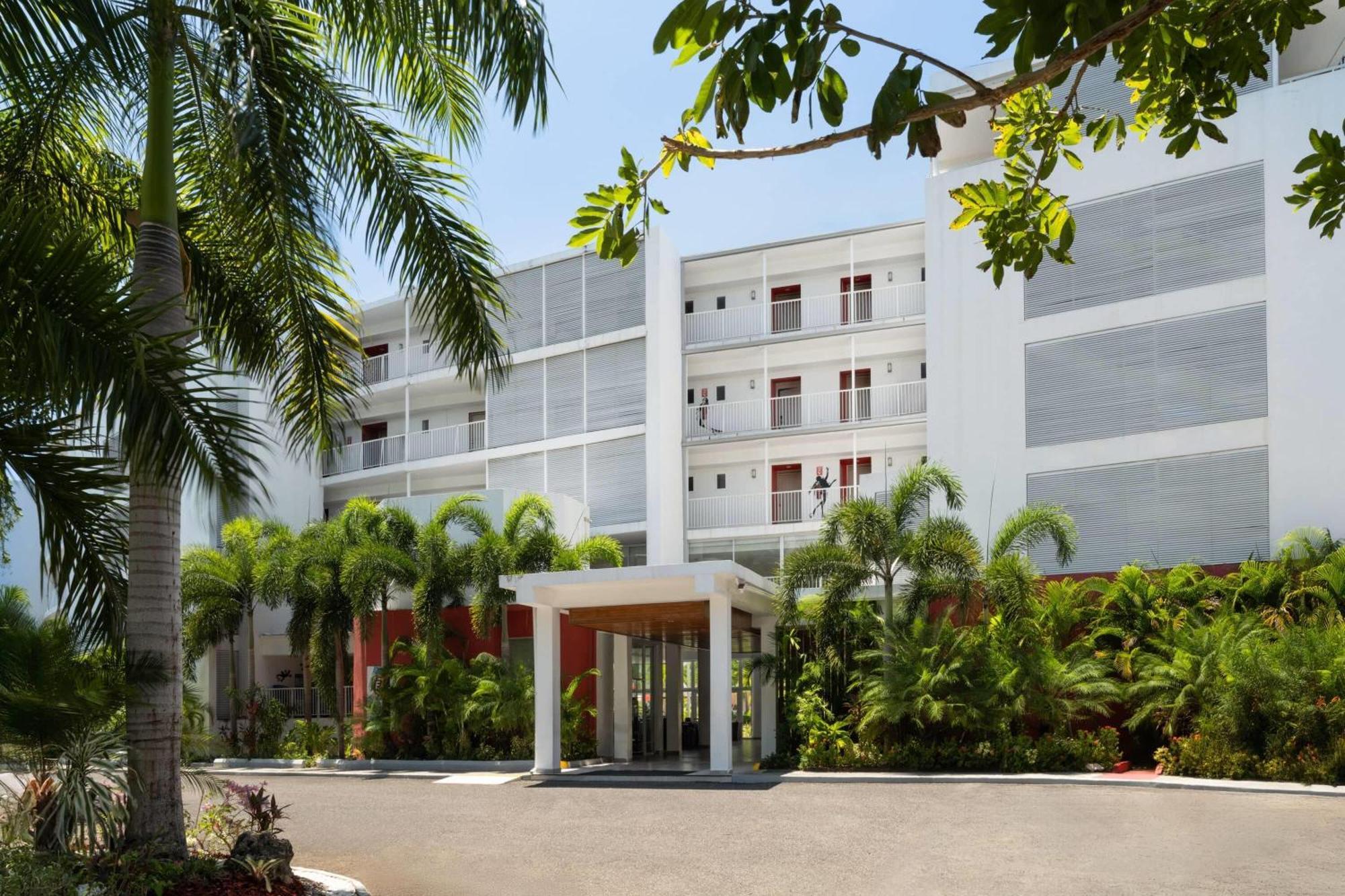 Grand Decameron Cornwall Beach, A Trademark All-Inclusive Resort Montego Bay Exterior foto