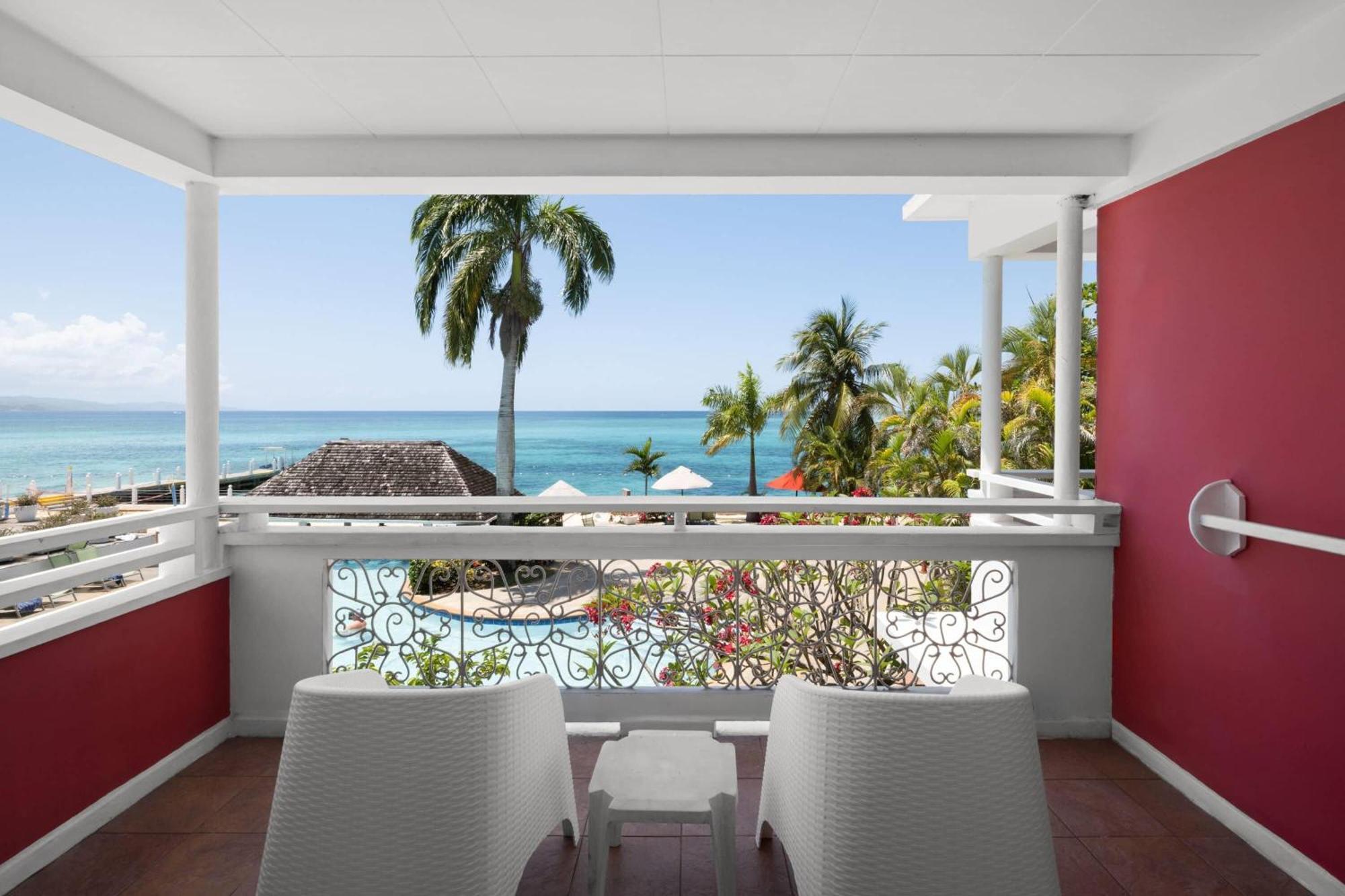 Grand Decameron Cornwall Beach, A Trademark All-Inclusive Resort Montego Bay Exterior foto